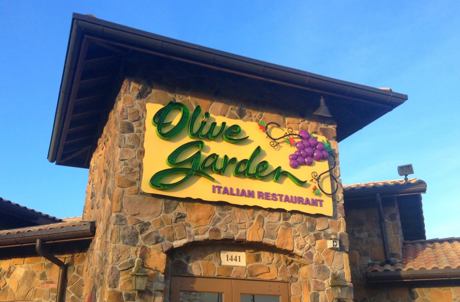 Buy One Entree Take A Second Entree Home For Free At Olive Garden
