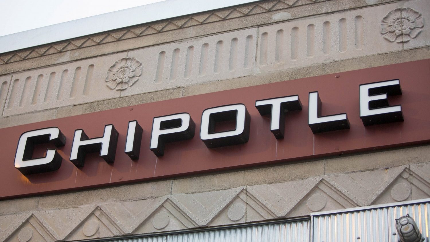 80 Boston College Students Fall Ill After Eating At Chipotle Restaurant