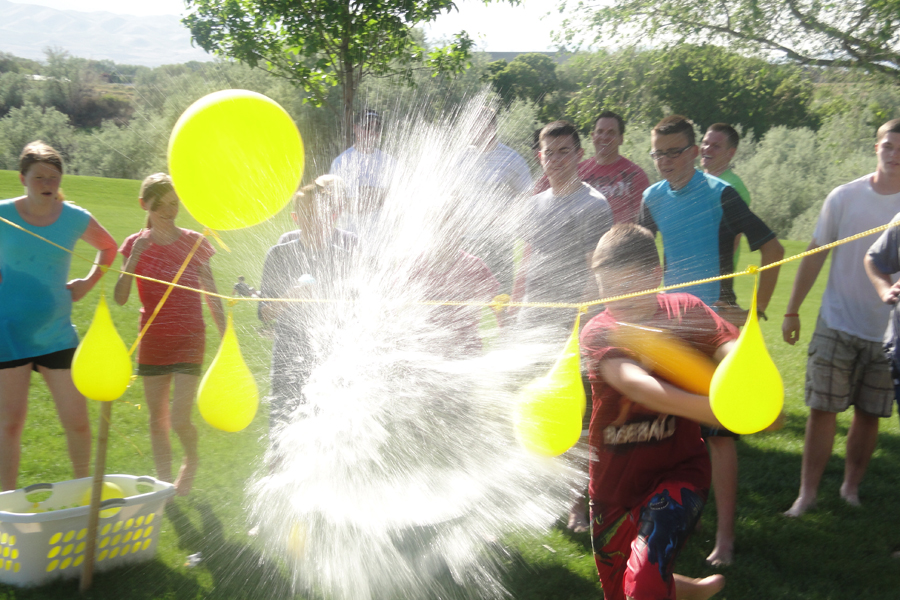 Летние конкурсы. Конкурсы с водой для детей на улице. Соревнования с воздушными шарами. Конкурсы с водяными шариками. Игры на воздухе.