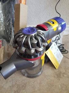 Dyson V8 Bagless Cordless Vacuum Cleaner