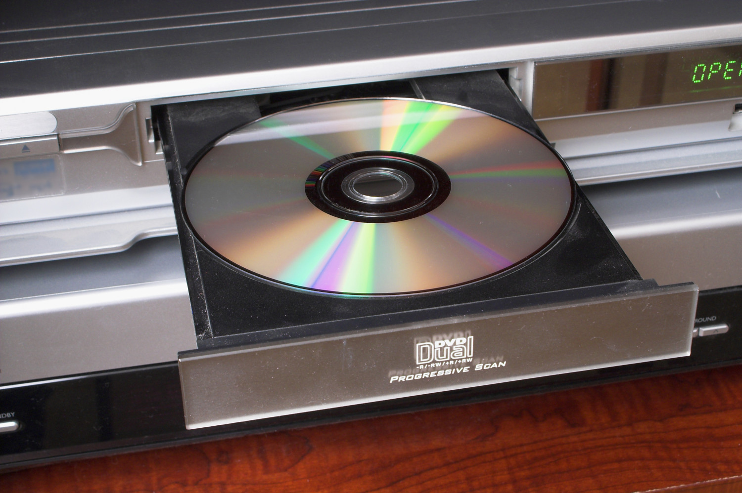 Empirisch De kamer schoonmaken Klaar Watch Movies In Style With The Best DVD Player of 2023