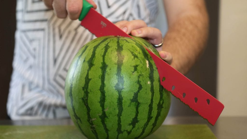 https://www.dontwasteyourmoney.com/wp-content/uploads/2020/04/watermelon-slicer-and-cutter-kuhn-rikon-knife-cut-review-ub-2-1024x576.jpg