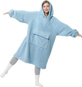 Bedsure Pocketed Ankle-Length Hooded Blanket