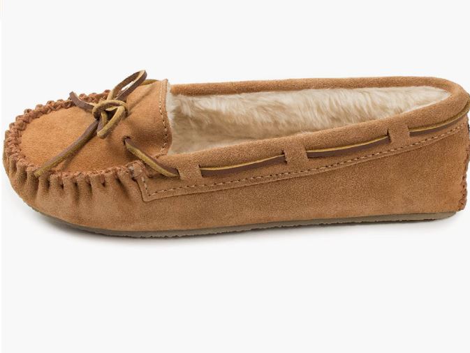 Minnetonka Cally Comfort Fit Women’s Moccasin Slippers