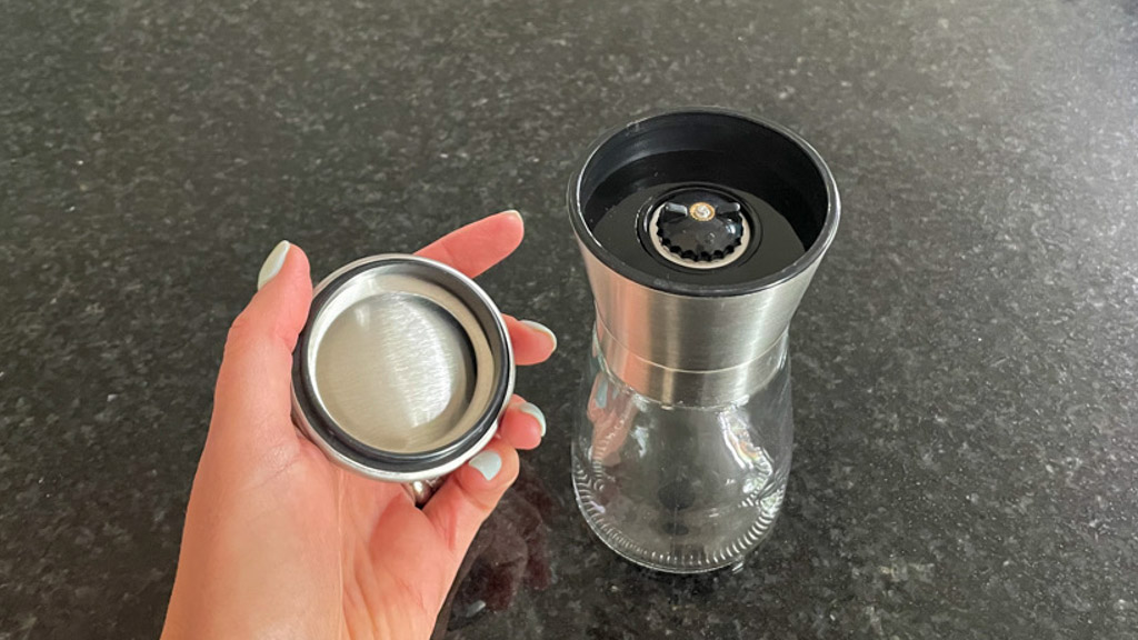 https://www.dontwasteyourmoney.com/wp-content/uploads/2021/05/salt-grinder-ebaco-adjustable-stainless-steel-salt-grinder-top-review-ub-1.jpg