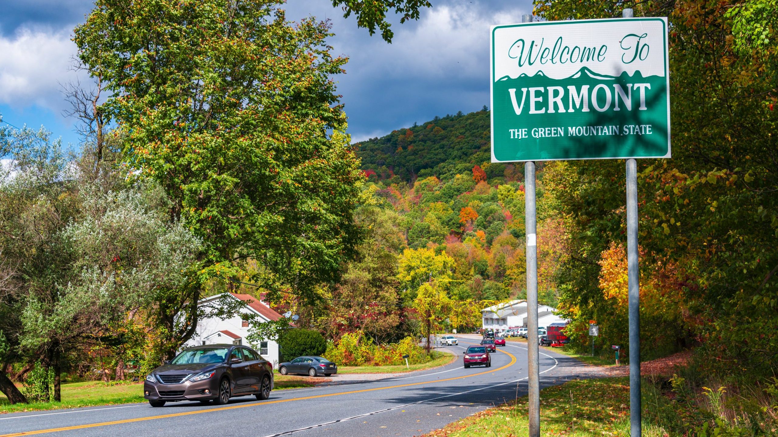 Welcome to Vermont state sign on road