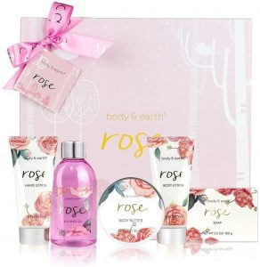 BODY & EARTH Rose-Scented Bath & Spa Gift Set, 5 Piece