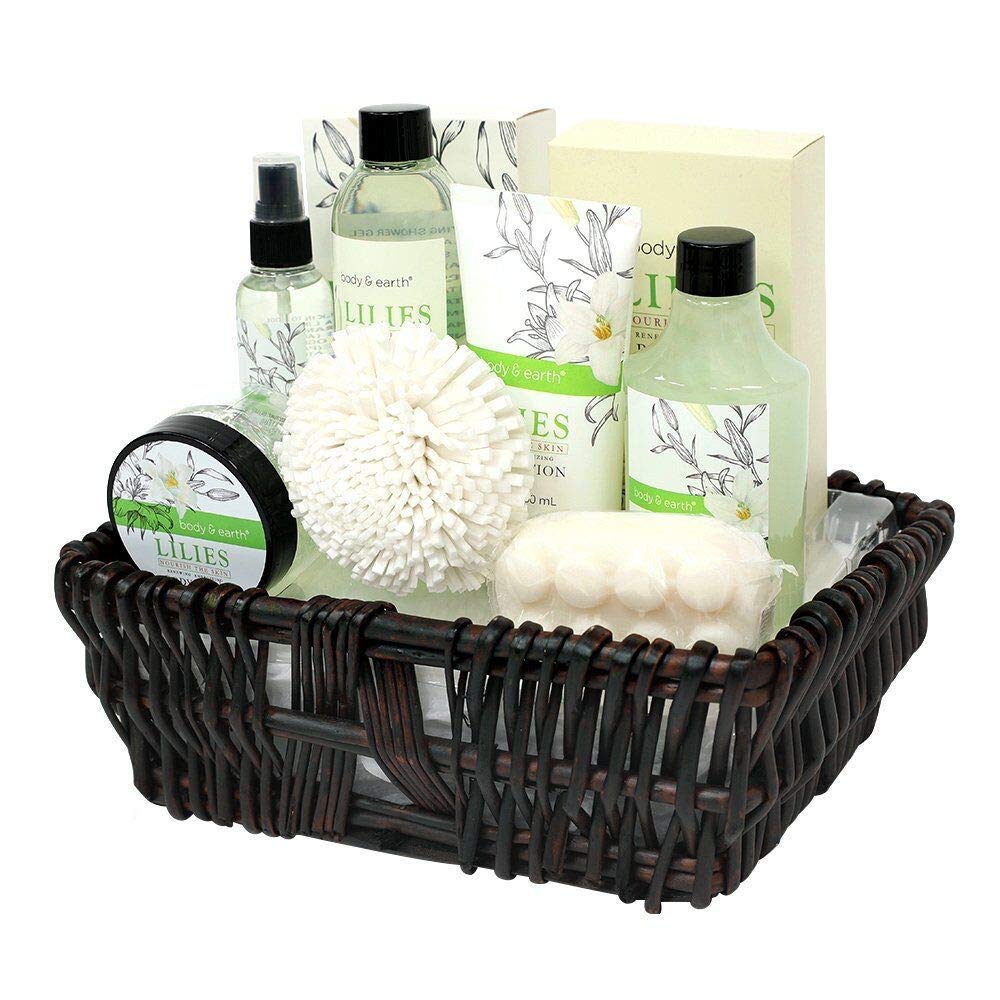 body & earth At-Home Spa & Bath Gift Basket, 10-Piece