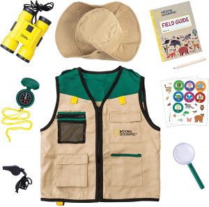 NATIONAL GEOGRAPHIC Safari Outfit Nature Exploration Toys, 9-Piece