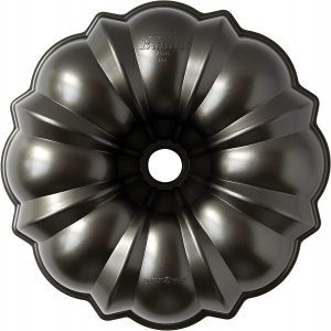 Nordic Ware Pro Aluminum Nonstick Bundt Cake Pan, 10-Inch