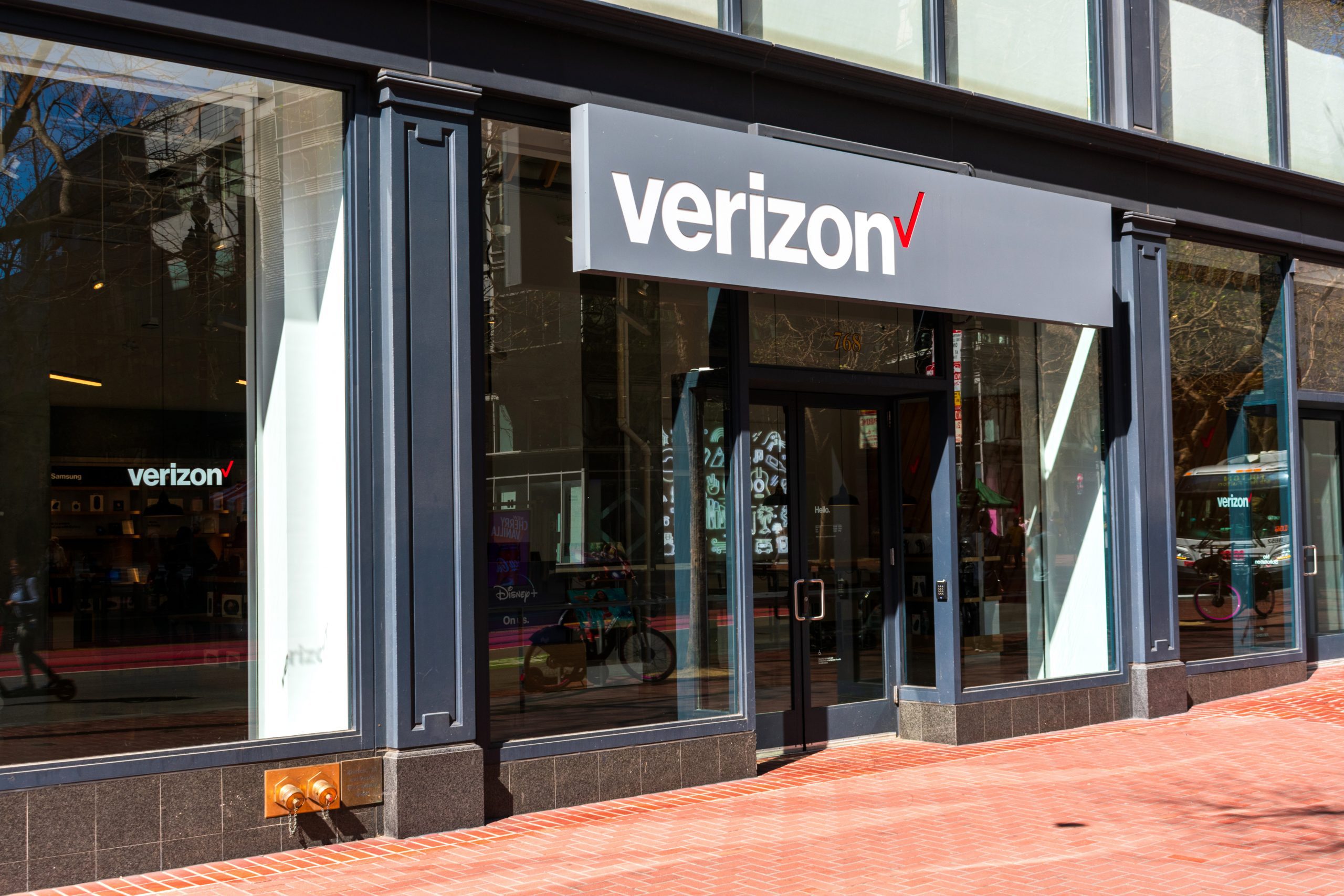 Verizon storefront on a sunny day
