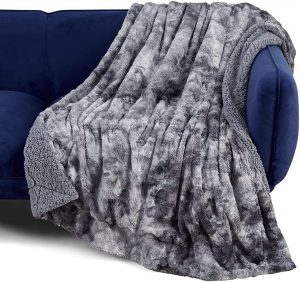 Bedsure Sherpa Fleece Grey Faux Fur Blanket