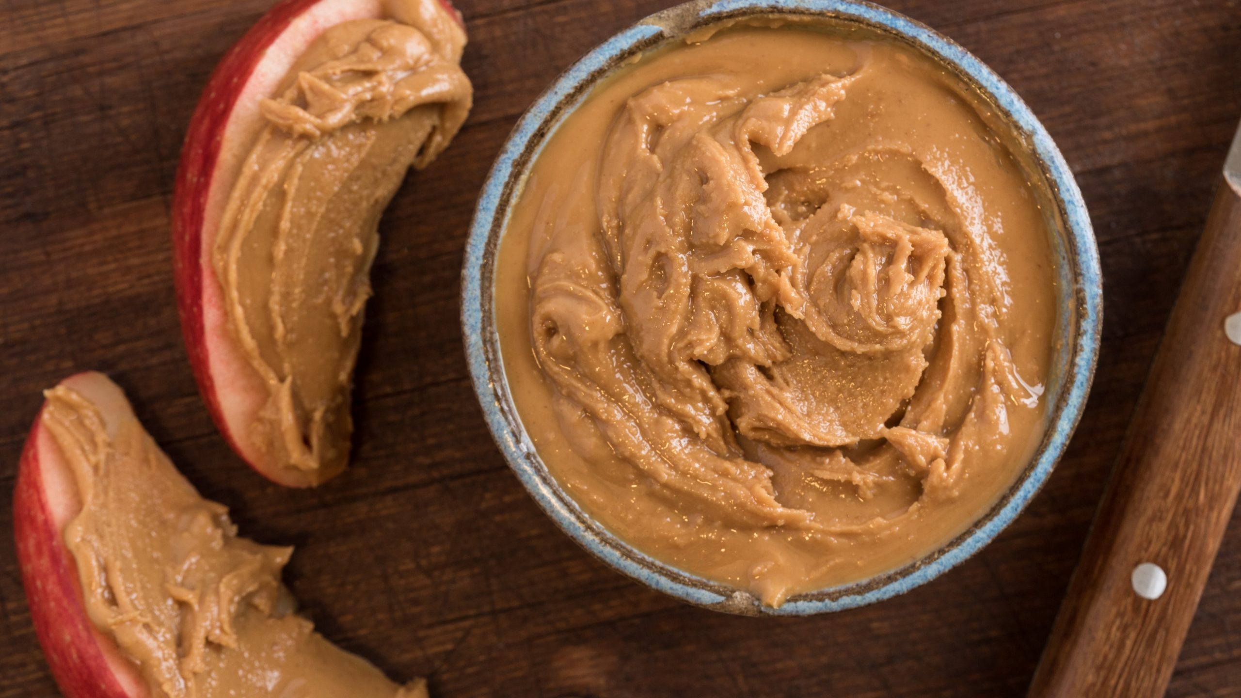 Peanut butter dip with apples