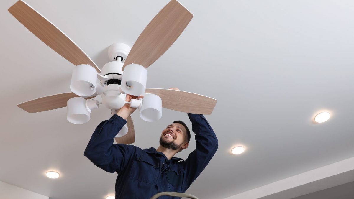 Cleaning a ceiling fan