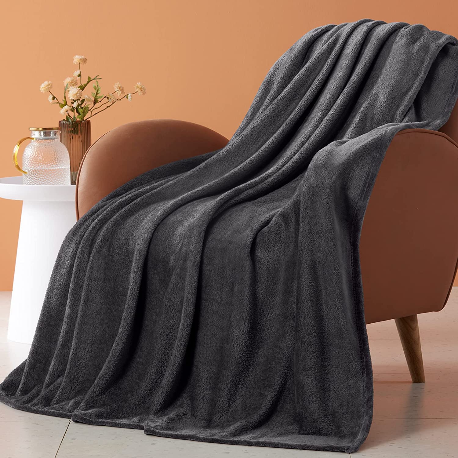 BEAUTEX Lightweight Flannel Fleece Throw Blanket