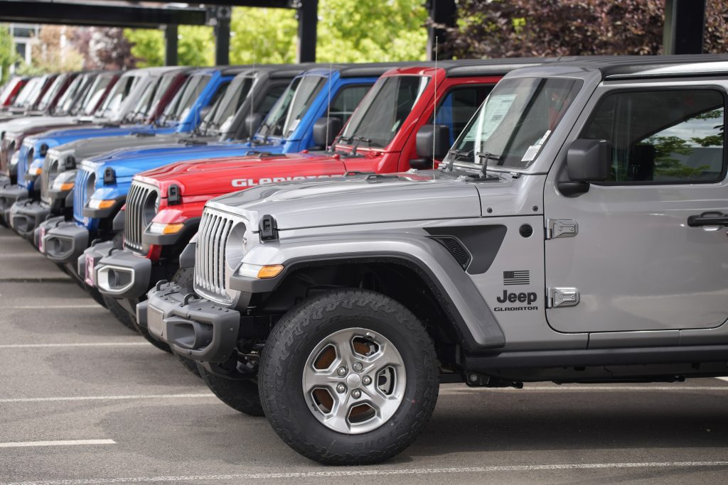 Chrysler recalls 63,000 Jeeps for sudden engine shutdown