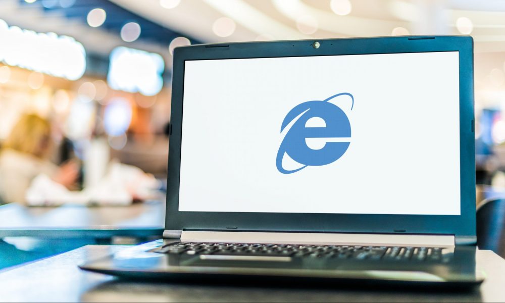 Laptop showing Internet Explorer icon