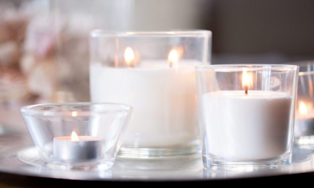 burning white fragrance candles