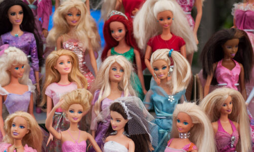 Many kinds of Barbie dolls