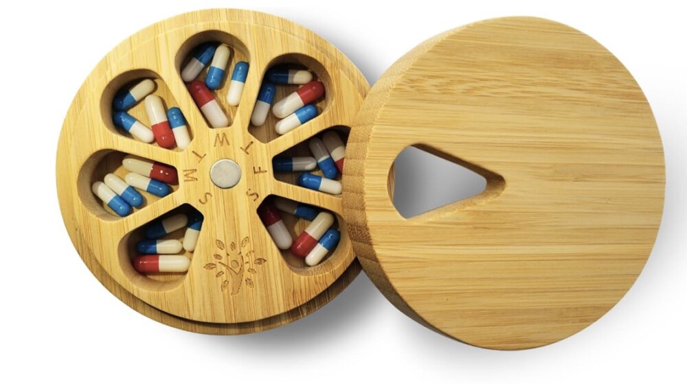 chiemot wood pill dispenser