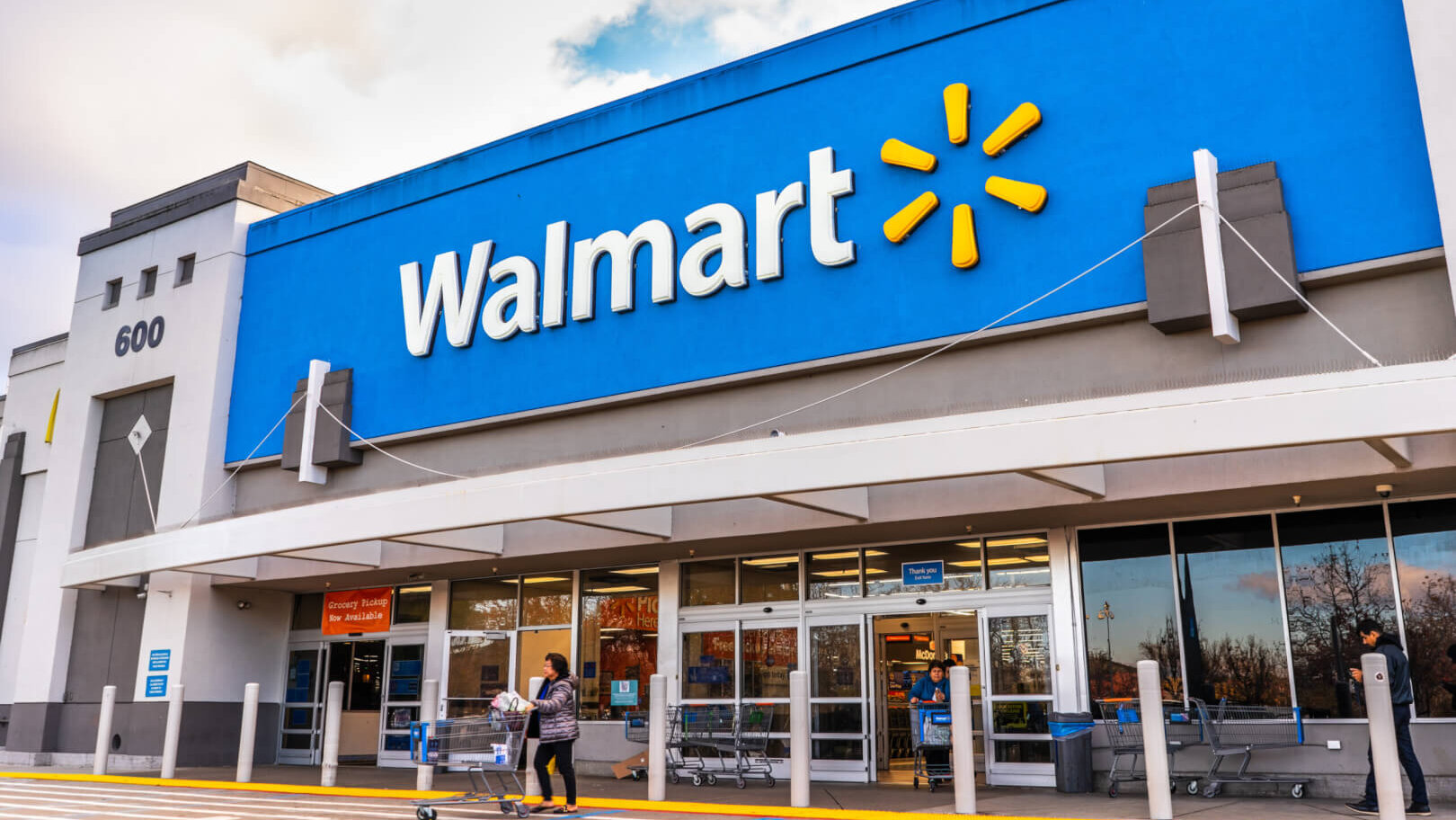 This Walmart+ sale is offering members big discounts on groceries